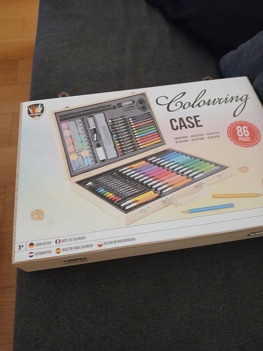 Mala de pintura com 86 peças