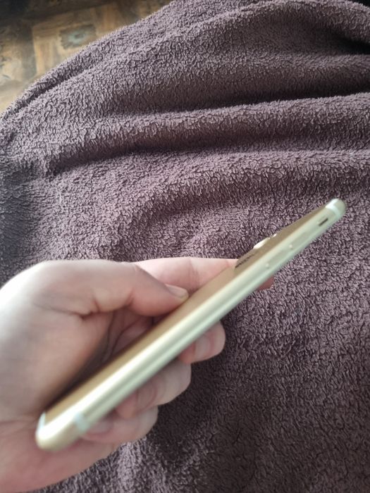 Продам Iphone 7 б/у