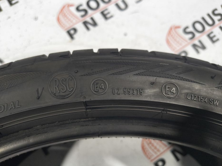 2 pneus semi novos Bridgestone 225-40R18 - Oferta dos Portes