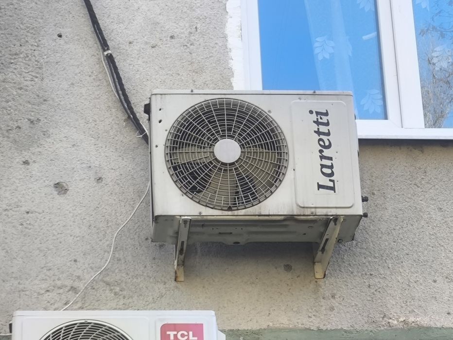 Продам кондиционер Laretti на запчасти