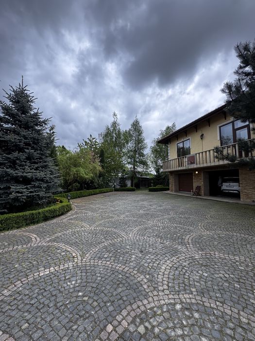 Авторський Будинок з Басейном та Укриттям - район Кварцу