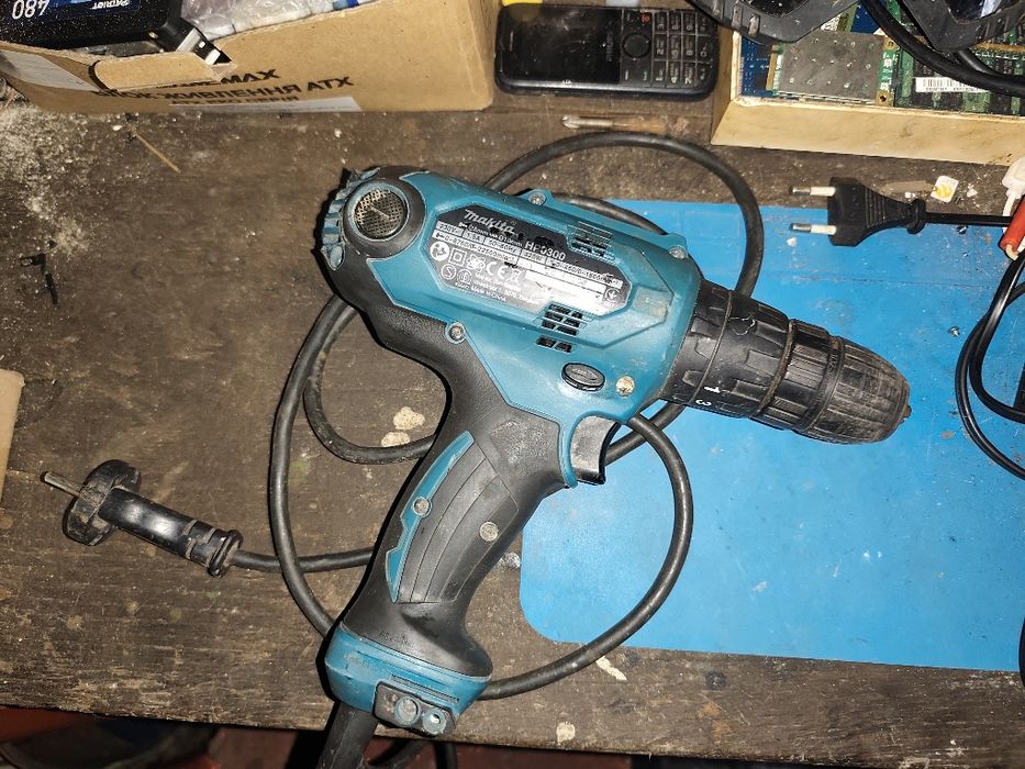 Шоруповерт зі шнуром Макіта робочий