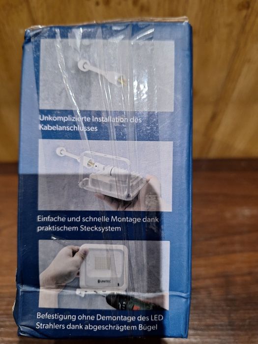 Biały halogen nowy
