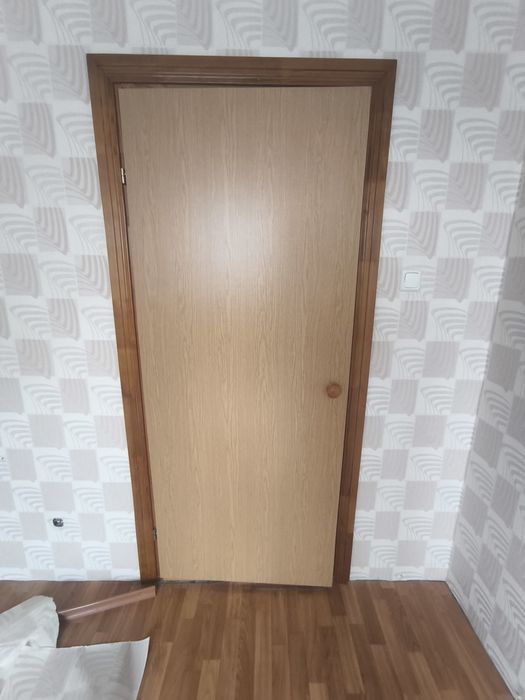 Двері міжкімнатні в гарному стані.