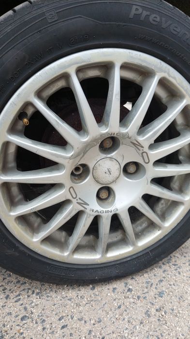 Ford focus sedan Ambiente zetec-s 1.4L