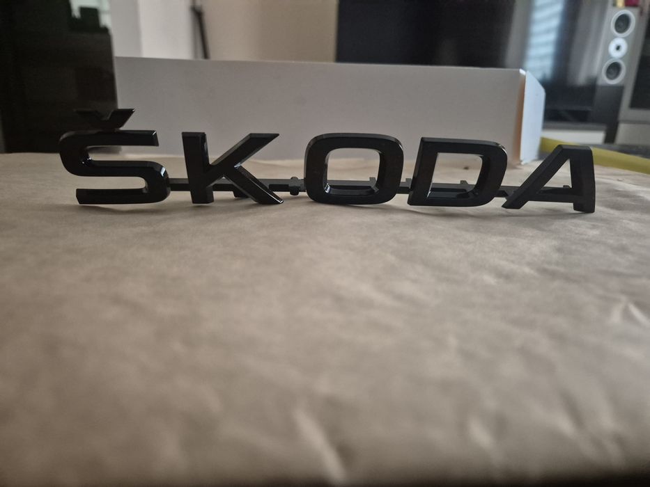 Nowy Napis Skoda Czarny Połysk  15 /4 cm