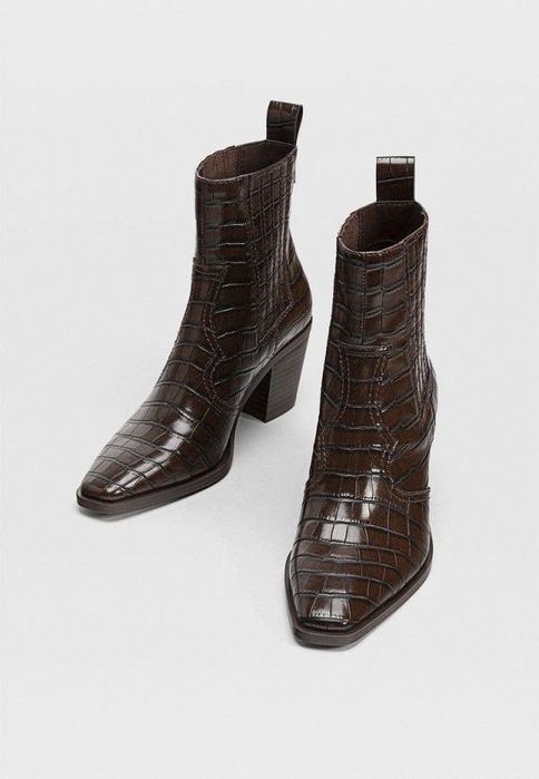 Козаки черевики ботинки Stradivarius