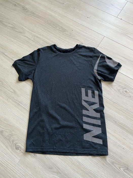 Футболка від  Nike