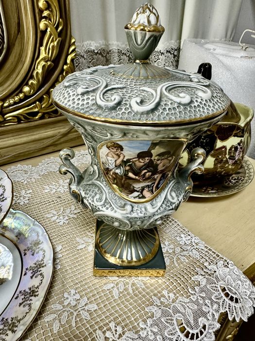 Камінна ваза, привезена з Європи