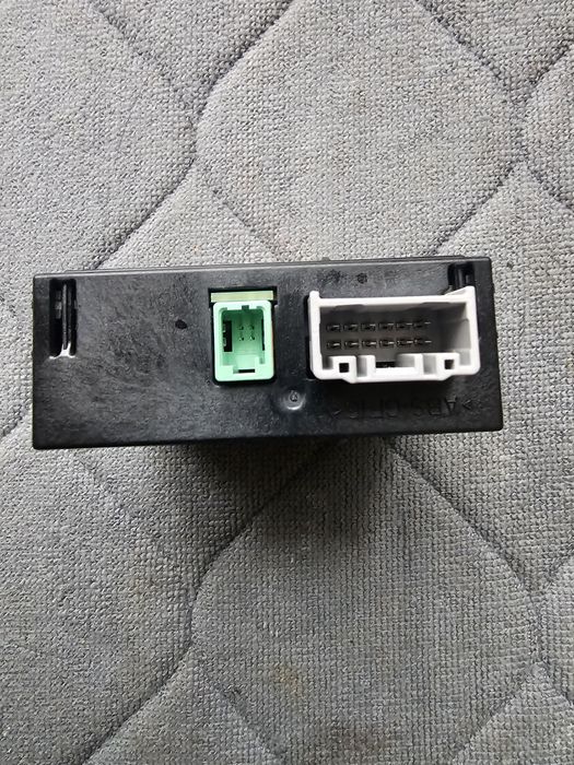 Мазда CX-9.Блок AUX,USB.