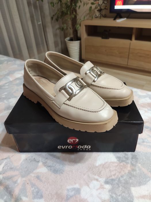 Туфлі (лофери) жіночі