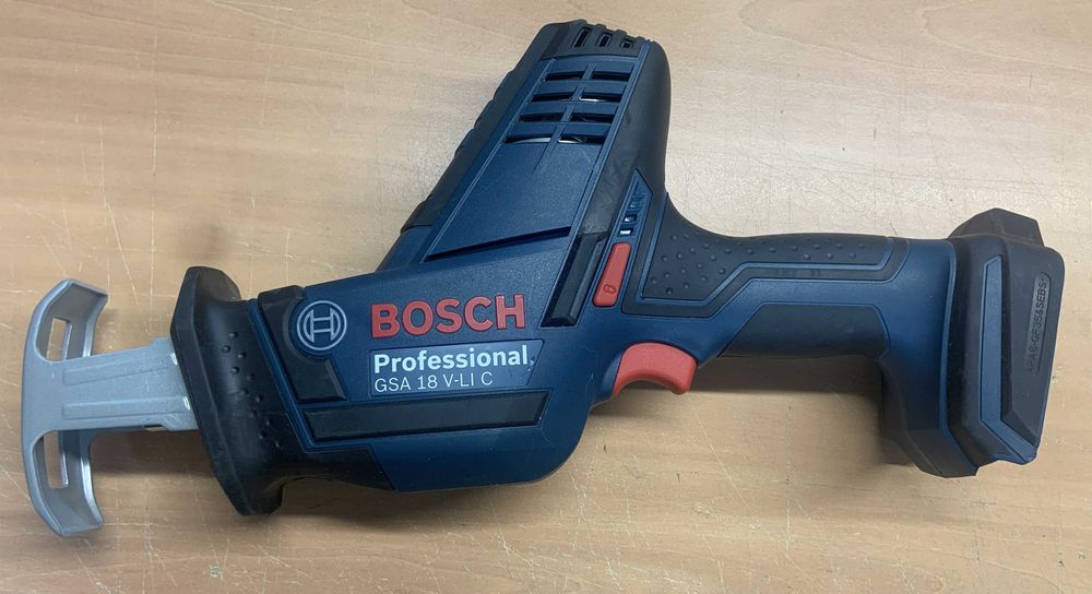 Акумуляторна шабельна пила Bosch GSA 18 V-LI C Professional, НОВА, без акб і з/п