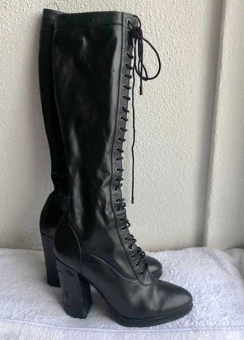 Botas de salto marca GUESS