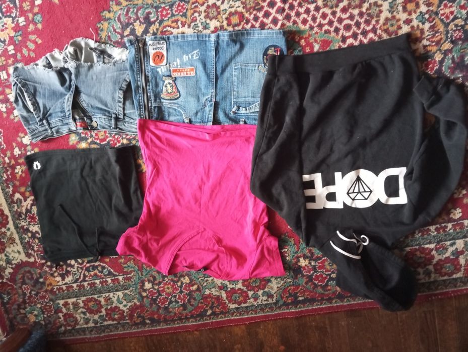 Віддам безкоштовно розмір 42-44