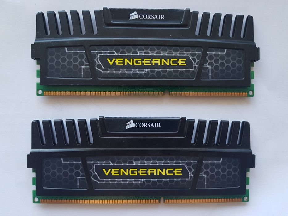 Топовая ОЗУ Corsair DDR3 2000MHz 4GB(2x2gb)