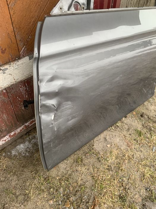 Двері бмв ф10 з  склом і ручкою