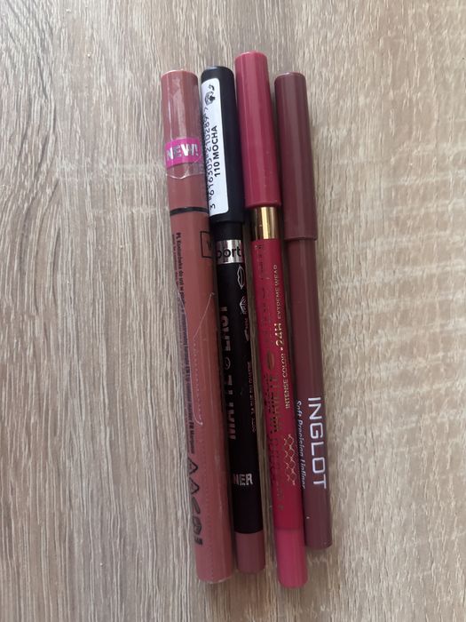 Zestaw różnego rodzaju konturówek do ust Inglot,Eveline, Miss Sporty i Wibo
