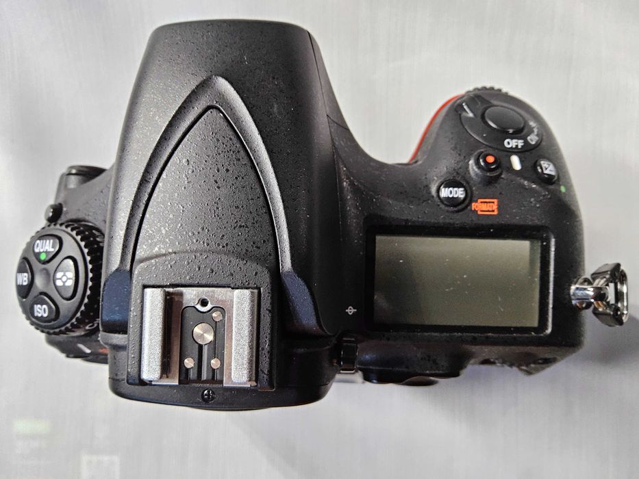 Nikon D 810 COMO NOVA , com apenas 5626 Disparos + Vários accesórios