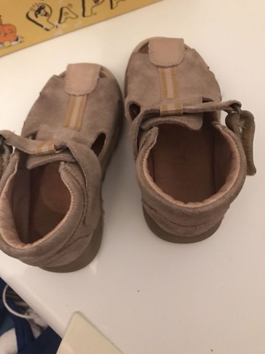 Calçado para bebe tamanho 23