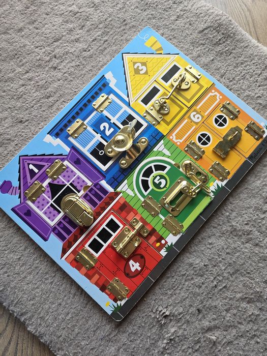 Melissa & Doug tablica z drzwiczkami