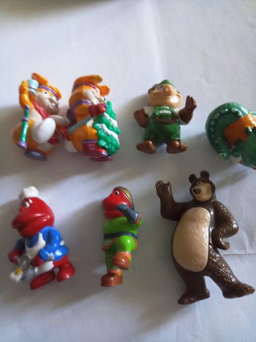 Киндер игрушки.
