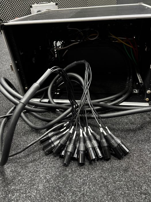 Rack Beringher X18 sistema de in ear
