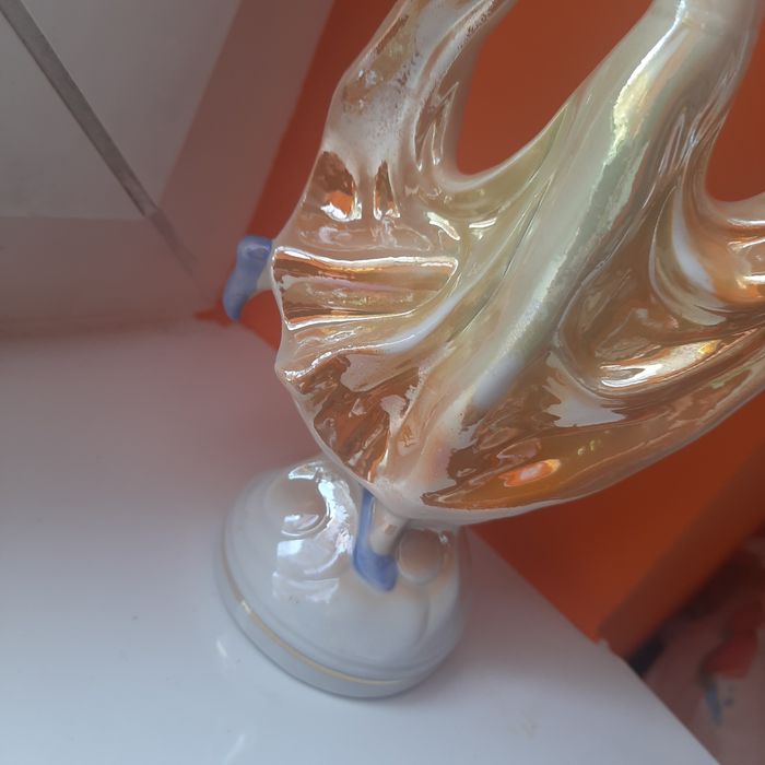 Foreign Figurka Baletnica Porcelana Opalizowana