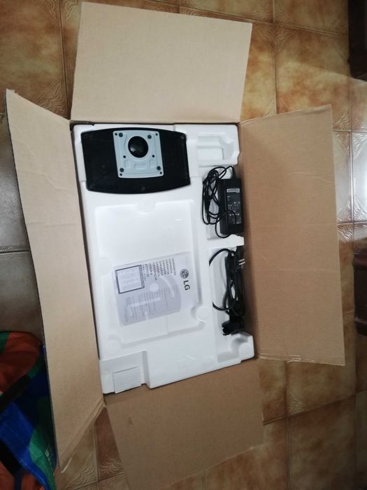 TV LED LCD LG 22'' (55 cm) – Excelente Estado + Caixa Original