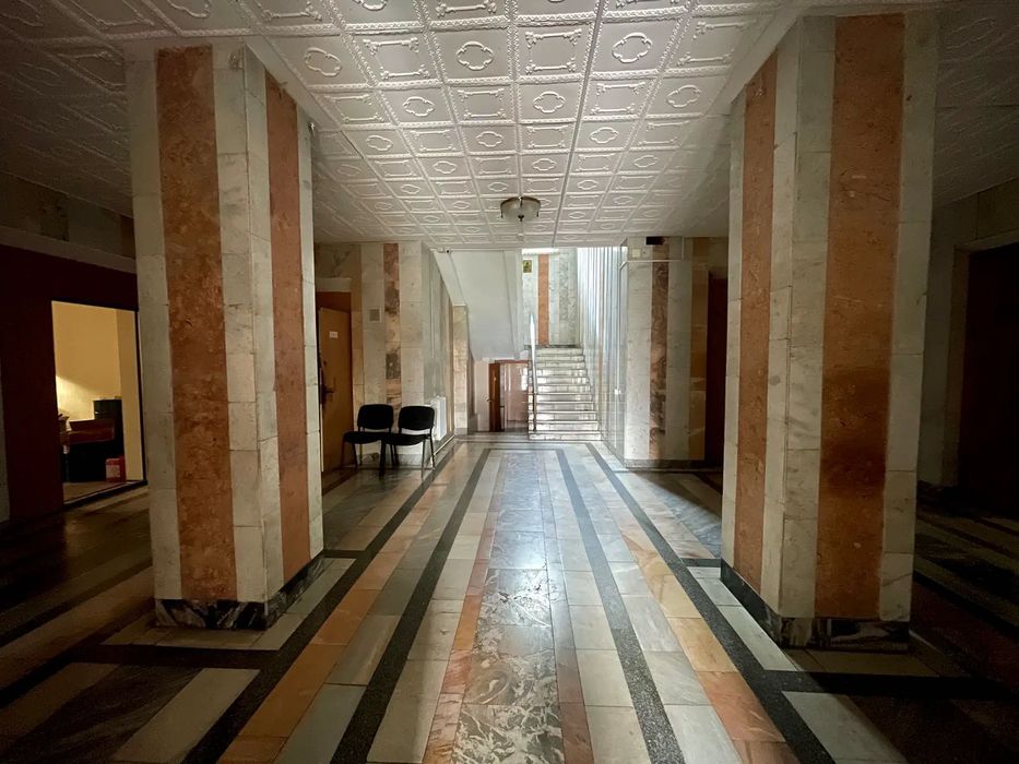 Гектар території, окрема будівля в центрі Требухова. 17хв до Києва.