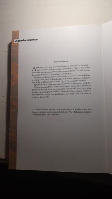 O livro das jovens  - respostas simples a questões  quase sempre compl