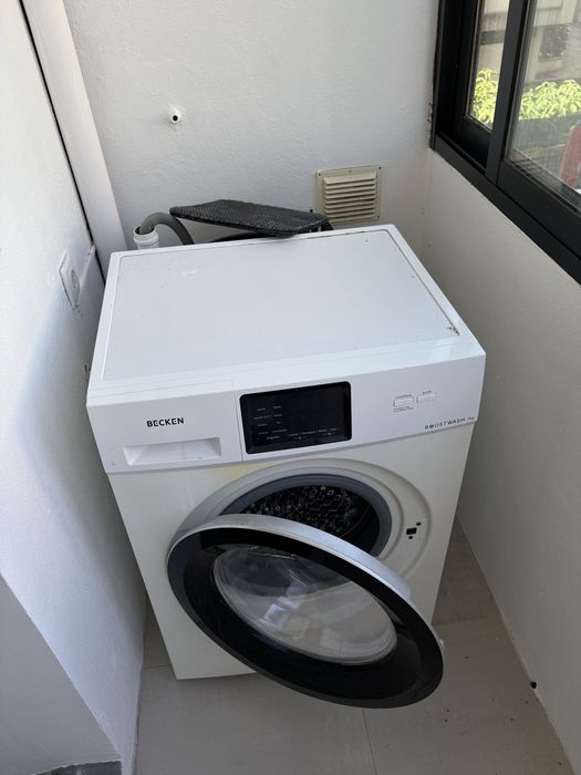 Máquina de Lavar Roupa BECKEN
