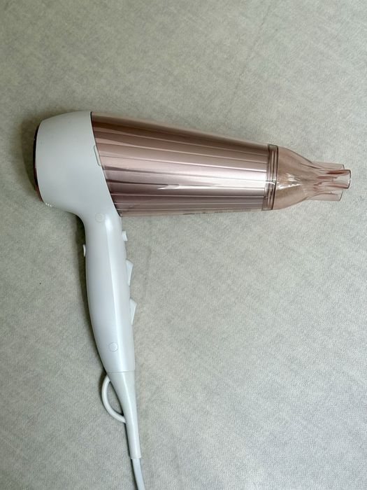 Фен Philips DryCare Prestige HP8281