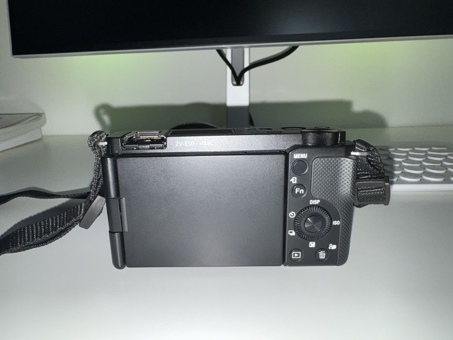 Sony ZV-E10 + 16–50 OSS | zestaw do vlogowania | pudełko