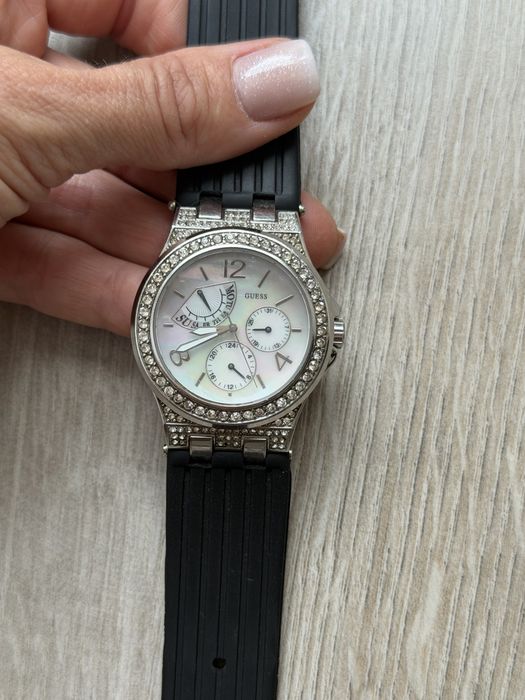 Годинник Guess W19004L1