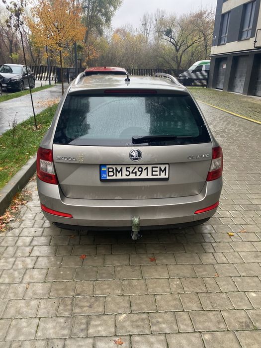 Продам автомобіль сімейний