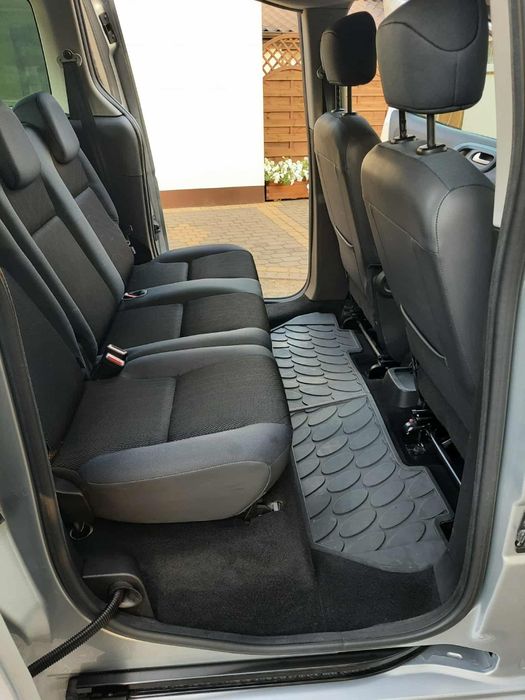 Smochód Peugeot Partner TEPEE