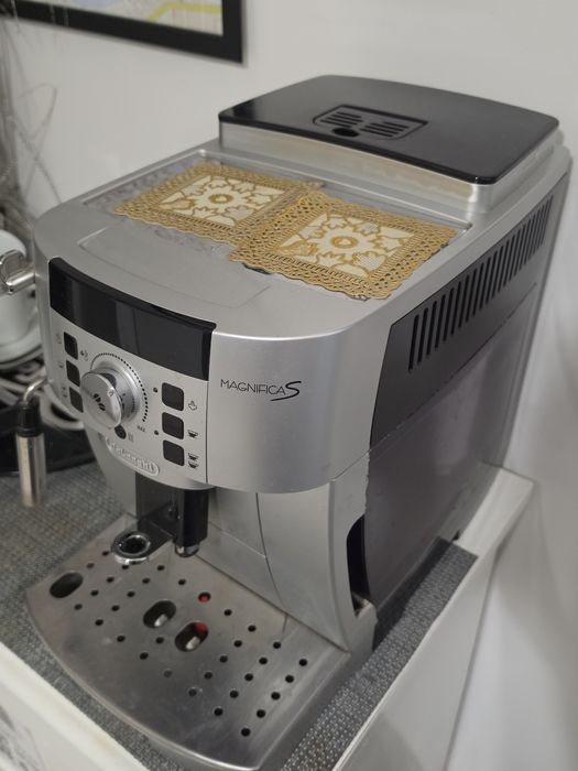 Ekspresy do kawy Delonghi Magnifica S