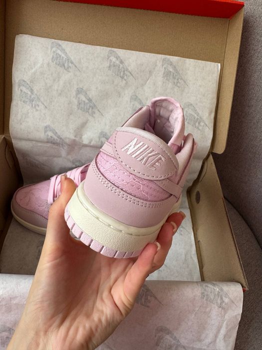 Nike SB Dunk Low Lace Pink Regal трендові жіночі кросівки найк сб данк рожеві