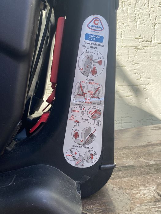 Дитяче автокрісло Capsula MN 3