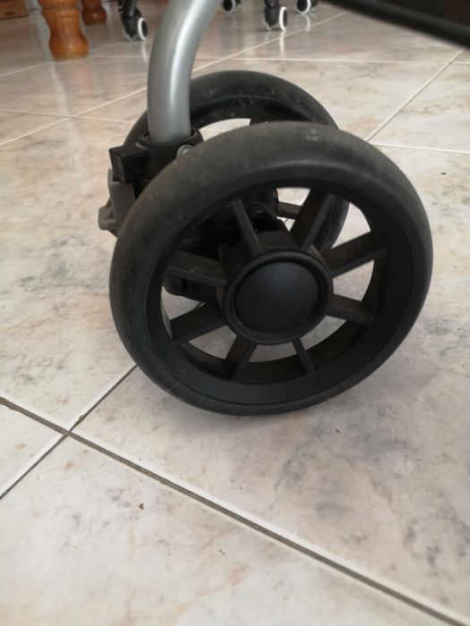 Vendo Carrinho-bengala Bebé Zippy