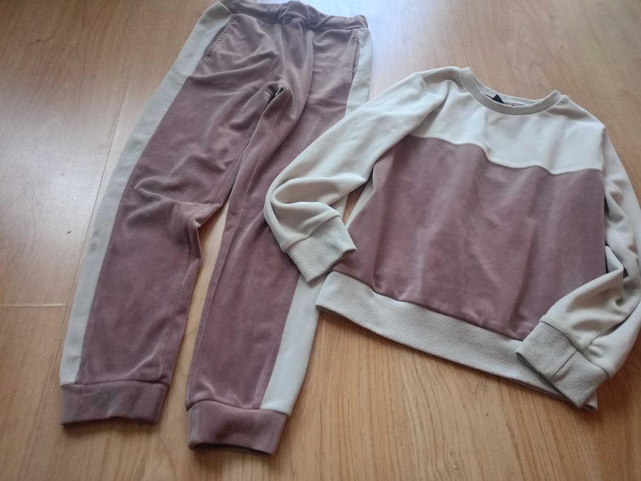 Velurowy dres Bekkin, rozm. 128/134cm