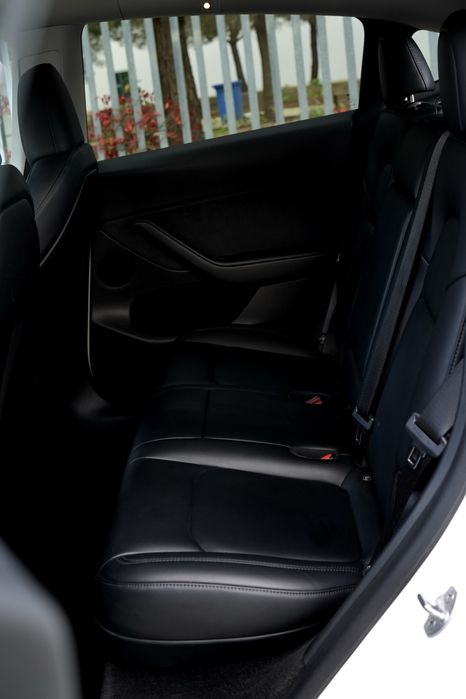 Tesla Model Y longe Range Dual Motor