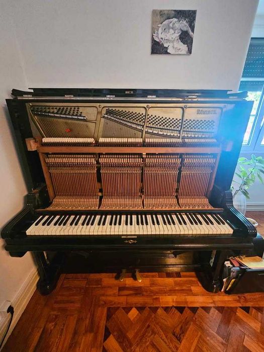 Piano Ronisch vertical