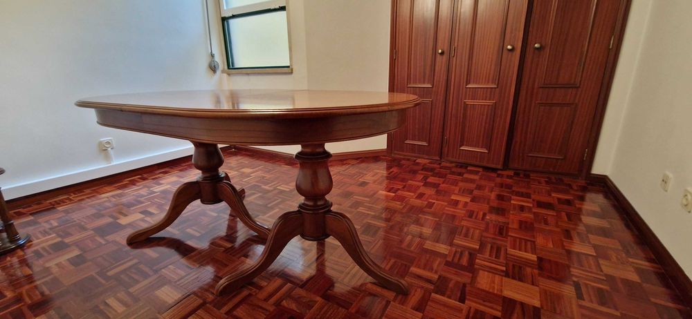 Mesa pés de galo