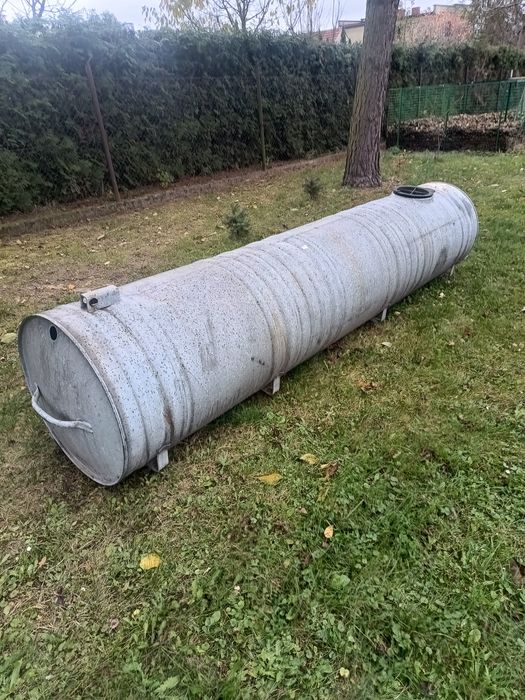 Stalowa beczka na wodę