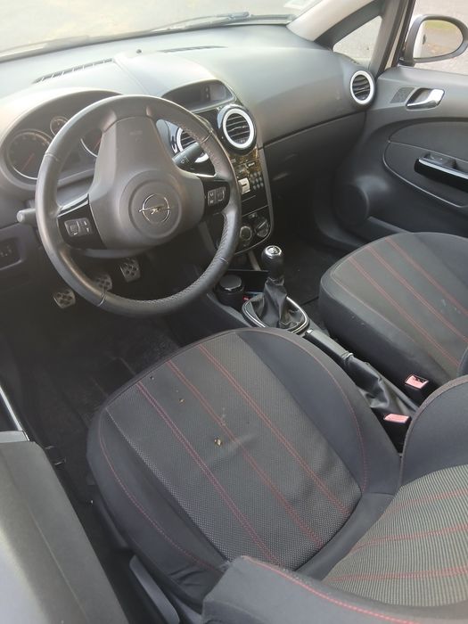 Opel Corsa 1.4 16v (100CV) Black Edition