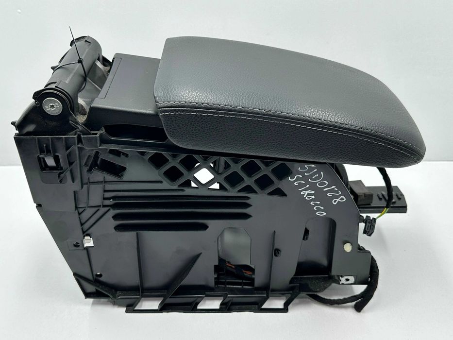 Apoio Braço - Volkswagen Scirocco (2010)