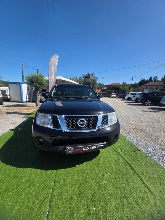 Nissan Navara   2.5 cc,  190 cv