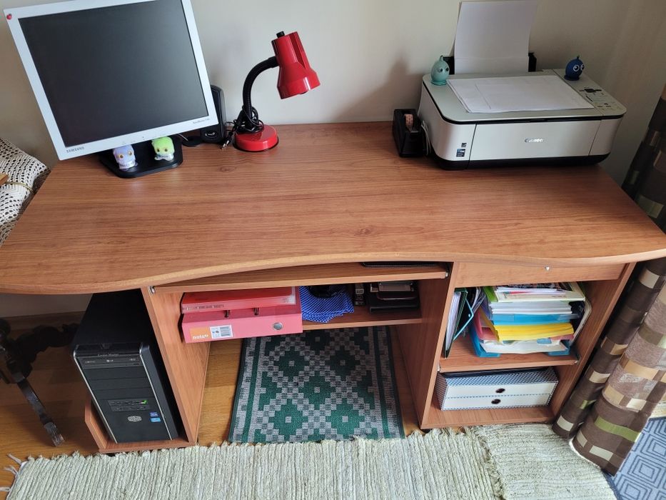 Secretária para escritório