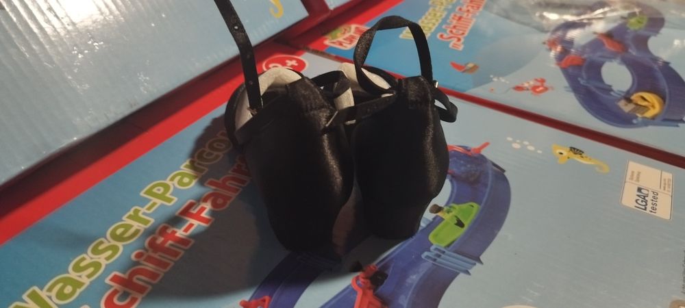 Buty dziecięce rozmiar 28 Nowe